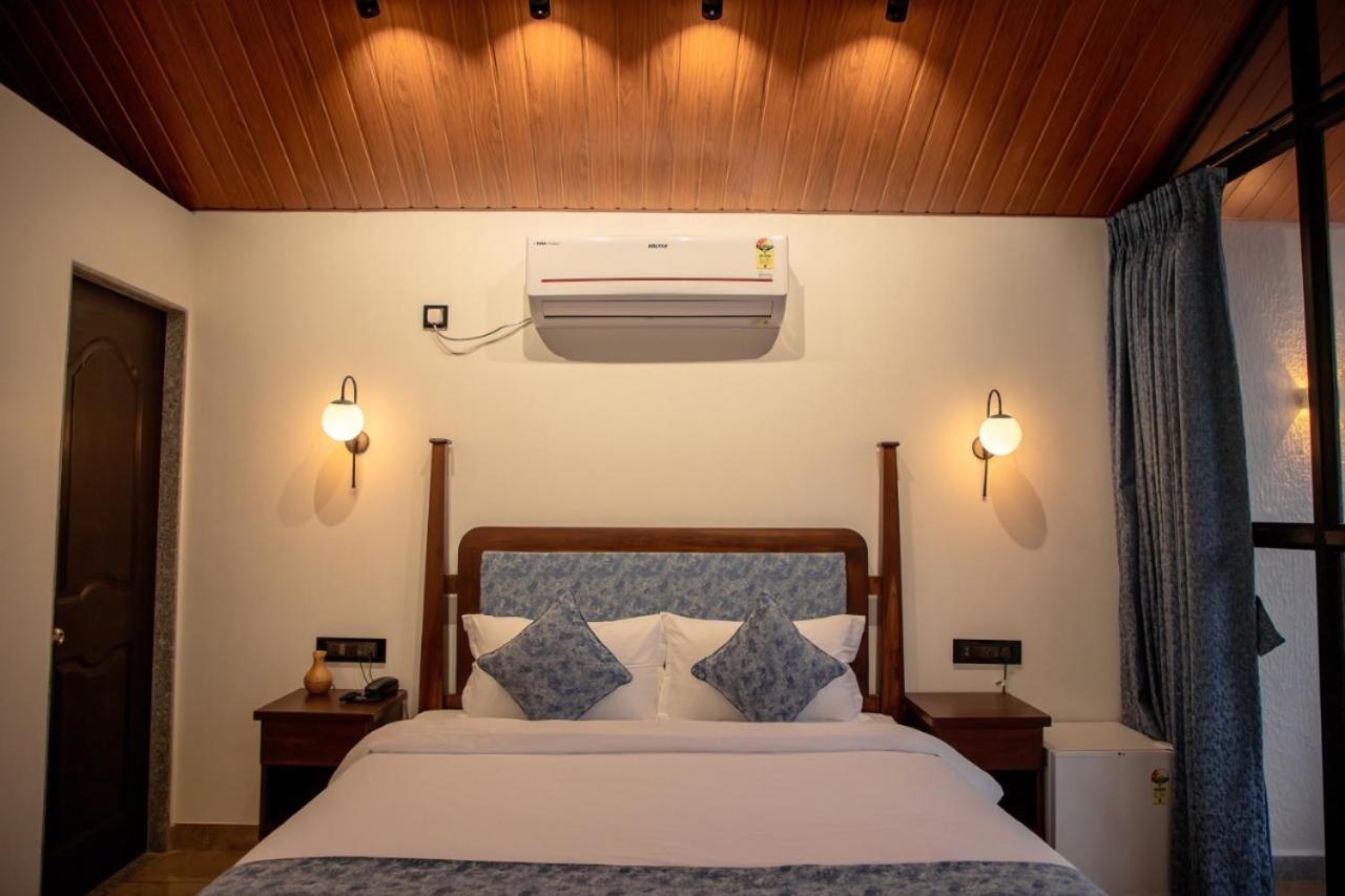 White Sand Beach Resort Kondivali Eksteriør bilde