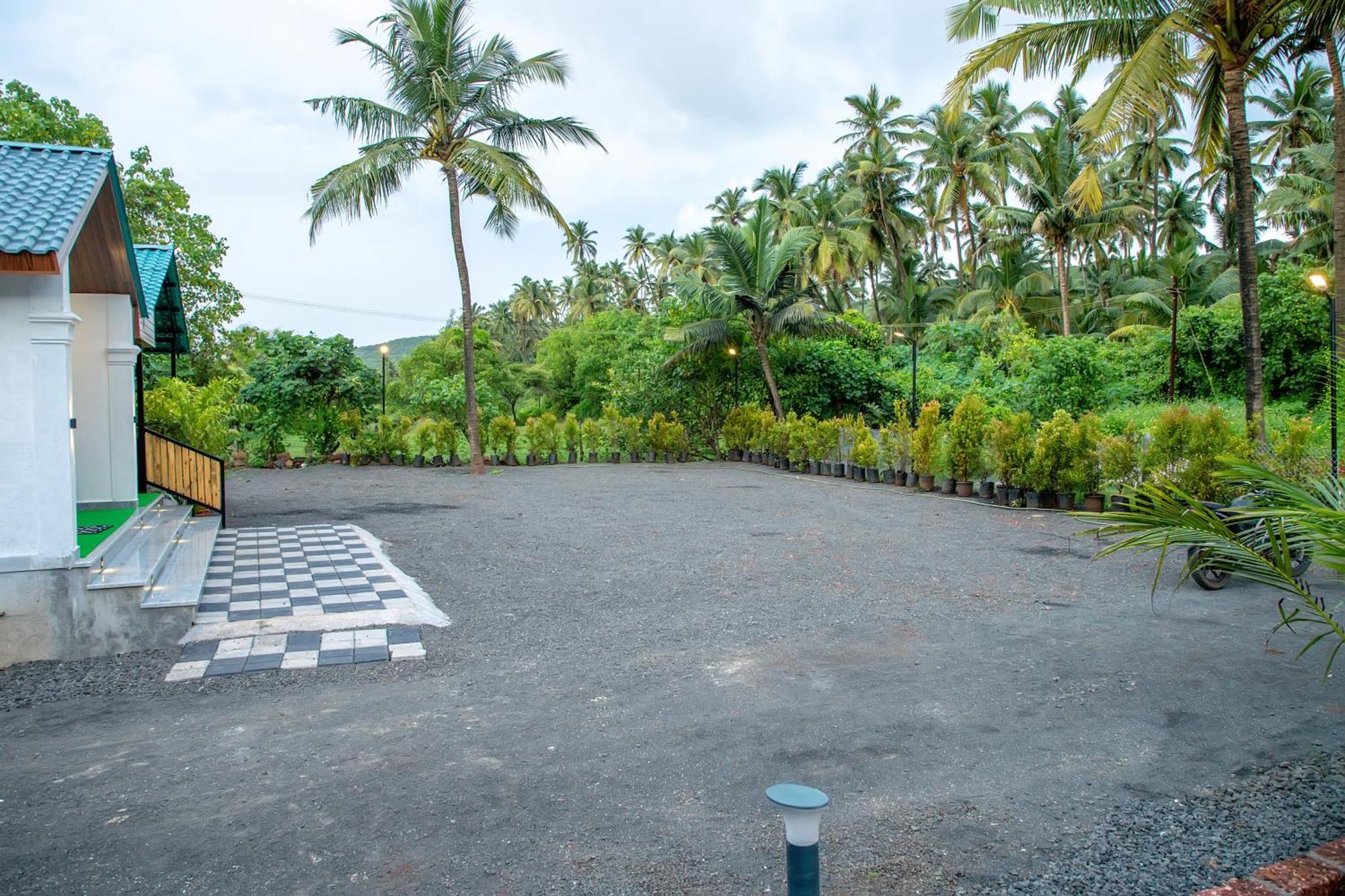 White Sand Beach Resort Kondivali Eksteriør bilde