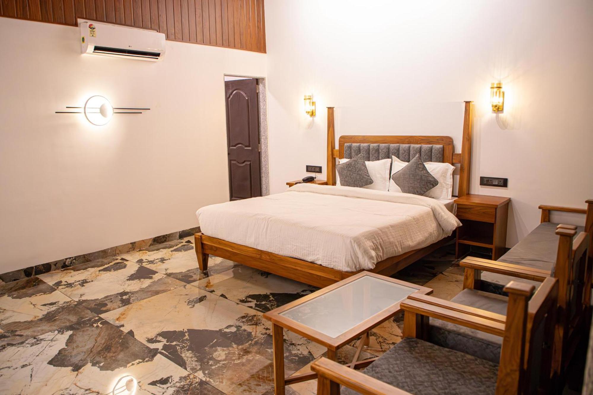 White Sand Beach Resort Kondivali Eksteriør bilde